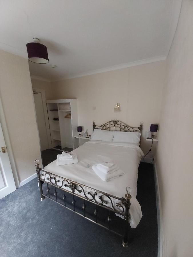 באלנאו פסטיניוג Isallt Guesthouse מראה חיצוני תמונה