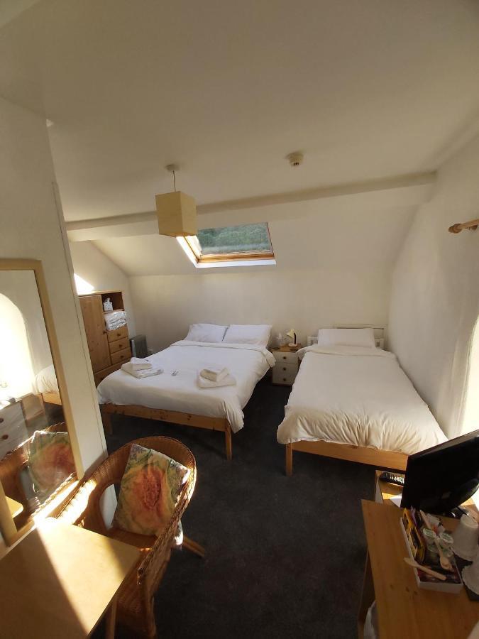 באלנאו פסטיניוג Isallt Guesthouse מראה חיצוני תמונה