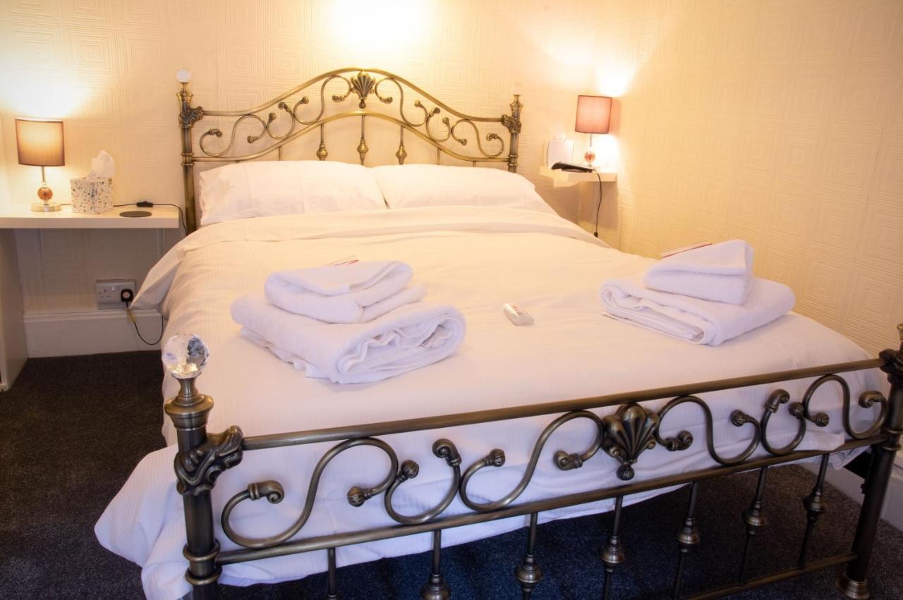 באלנאו פסטיניוג Isallt Guesthouse מראה חיצוני תמונה