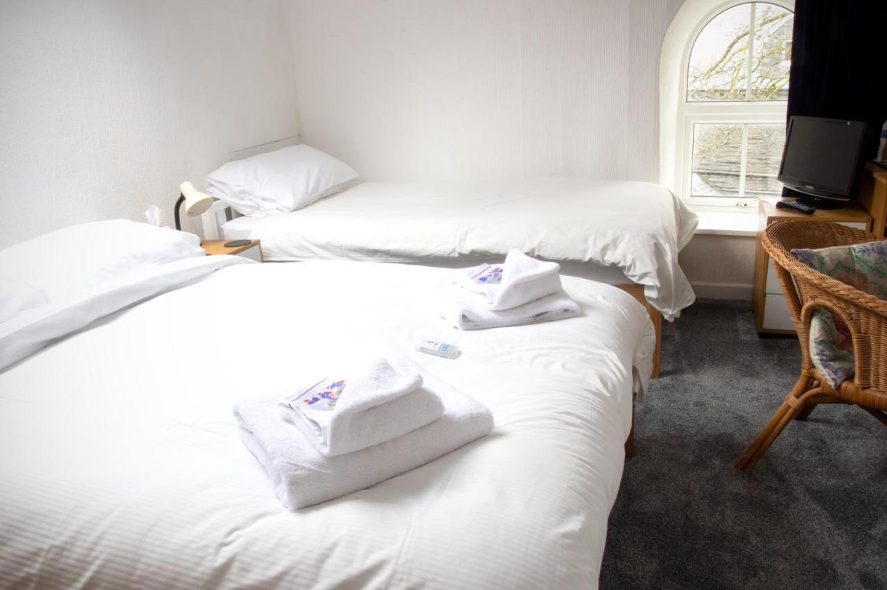 באלנאו פסטיניוג Isallt Guesthouse מראה חיצוני תמונה