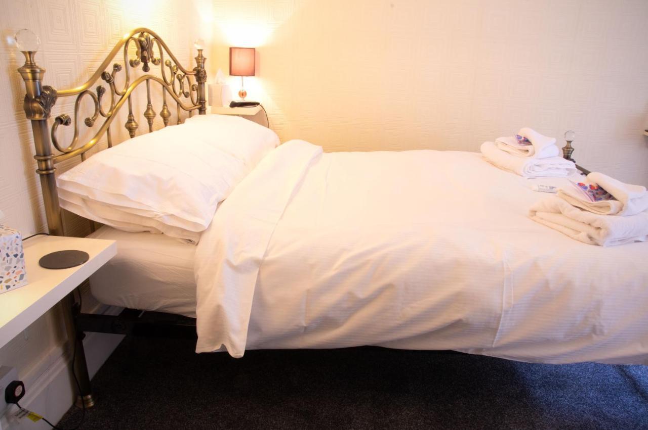 באלנאו פסטיניוג Isallt Guesthouse מראה חיצוני תמונה