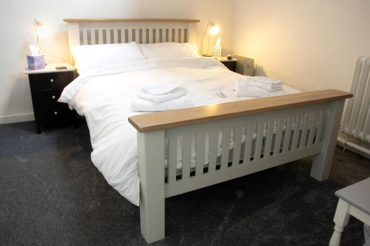 באלנאו פסטיניוג Isallt Guesthouse מראה חיצוני תמונה